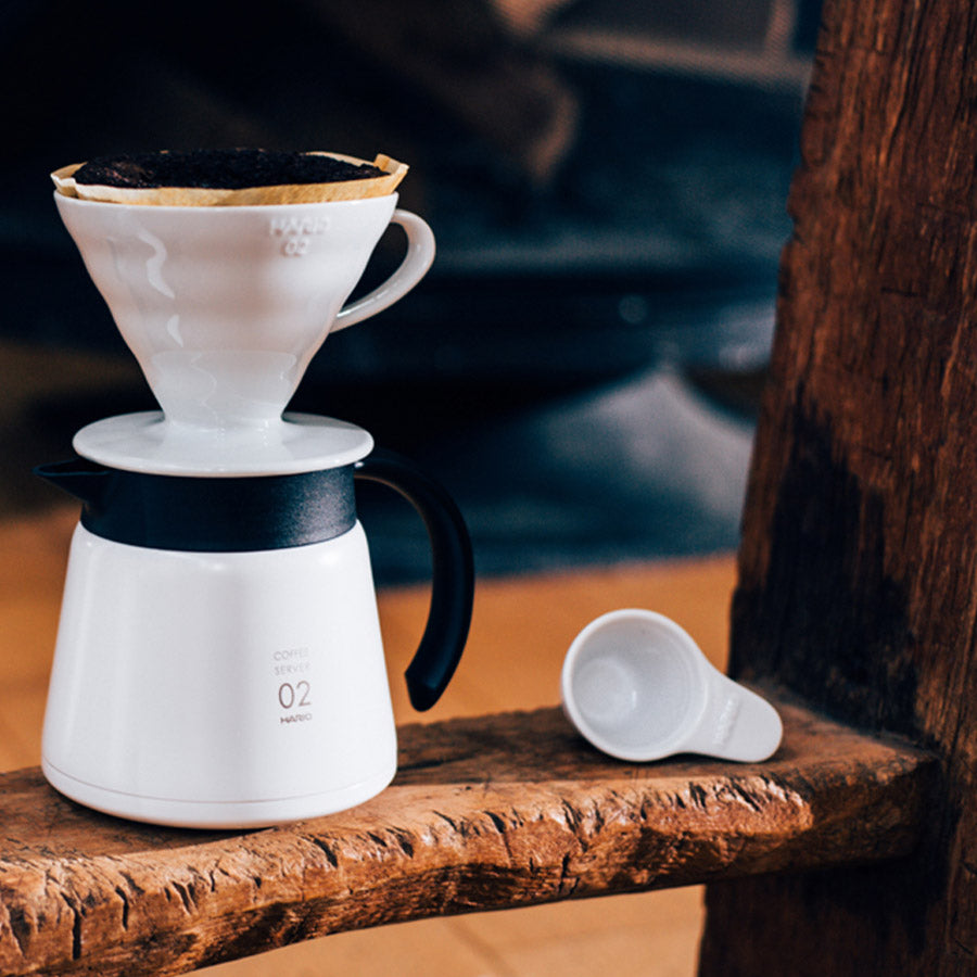 
                  
                    Porzellan Kaffee Dripper - Perfektionieren Sie Ihren Kaffee mit HARIO v60
                  
                