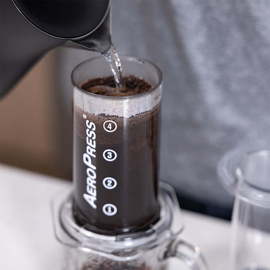 
                  
                    Durchblick beim Kaffeebrühen mit AEROPRESS Clear Kaffeepresse
                  
                