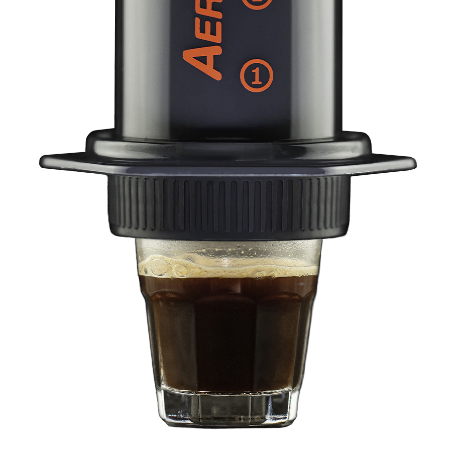 
                  
                    Präzise Brühsteuerung leicht gemacht - AeroPress® Flow Control Filter Cap.
                  
                